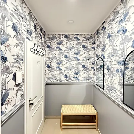 Stunning In Wenceslas Square Apartment Prague